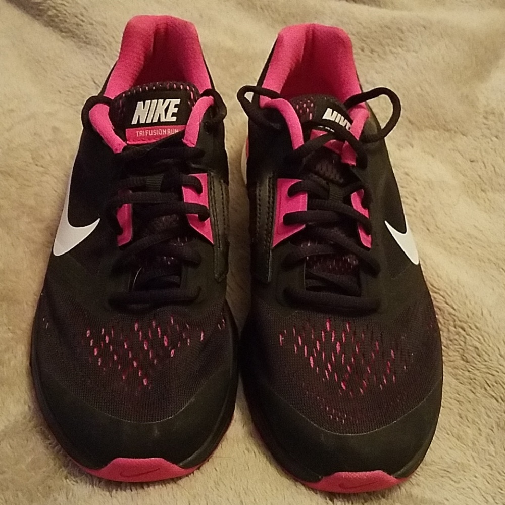 Nike Tri-fusion Run shoes